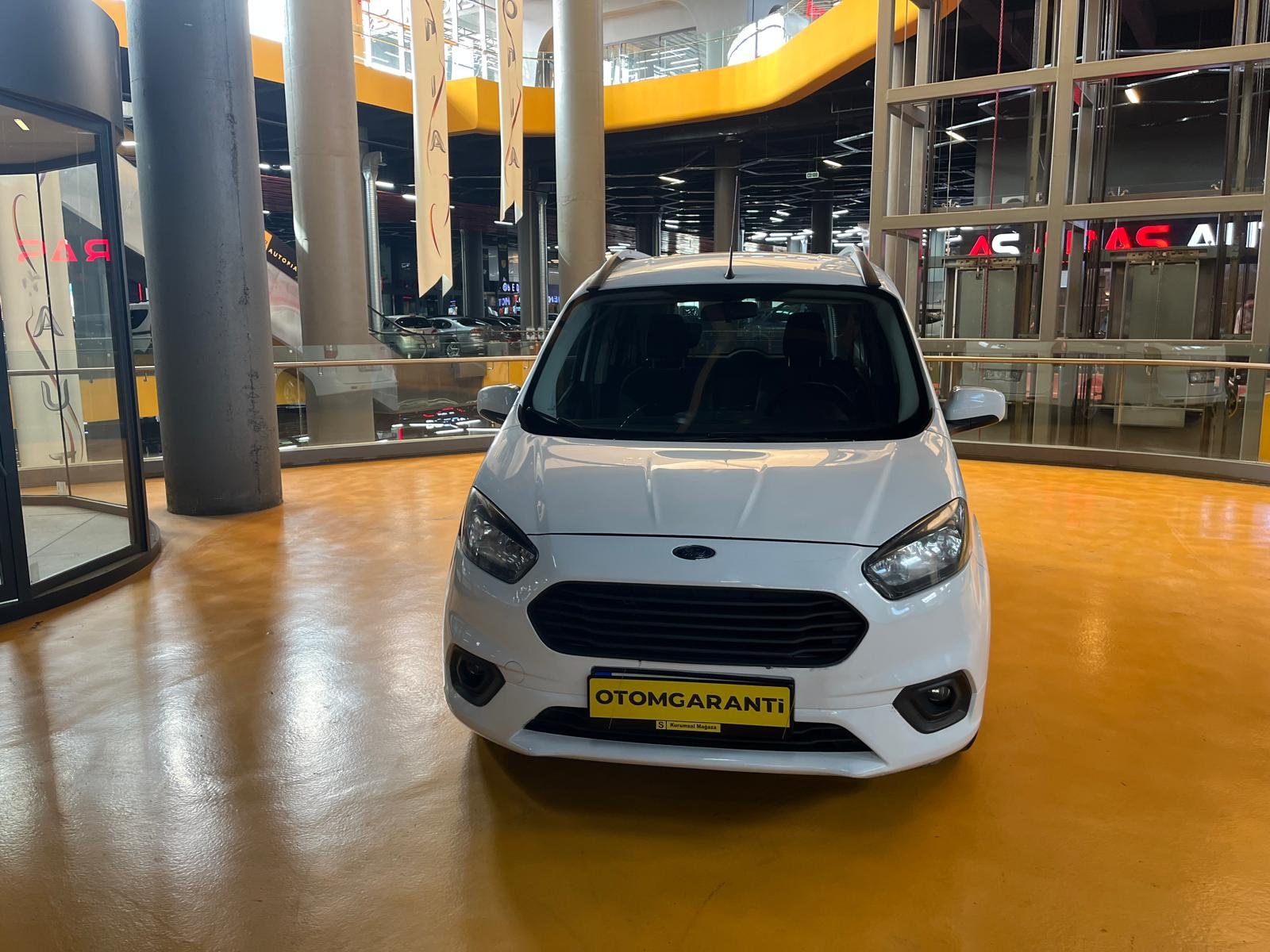 FORD TOURNEO CURİER 350 BİN TL PEŞİNAT İLE 36 AY TAKSİT İMKANI